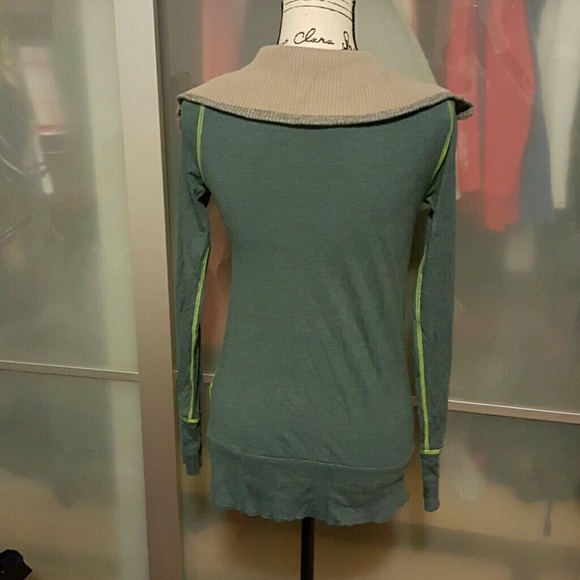 FREE PEOPLE SWEATER - Picture 2 of 3